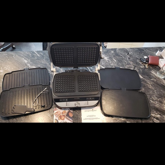Pampered chef grill/griddle - Picture 2 of 4